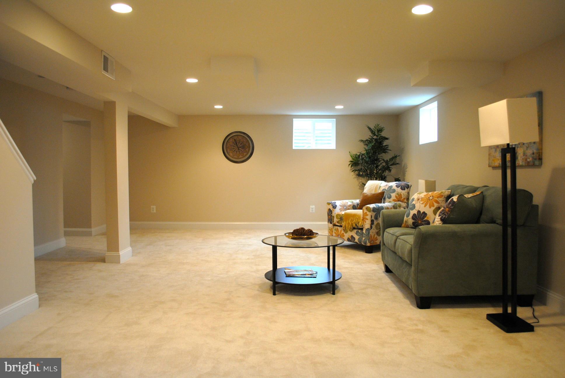 9705 Sutherland Road Silver Spring, MD 20901 - Photo 25 of 30 Family Room