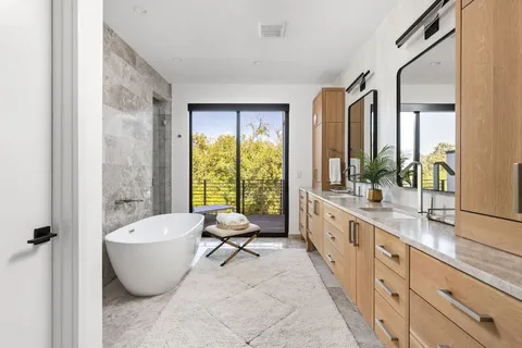 $2,995,000 | 908 Retama Street, Austin, TX 78704
