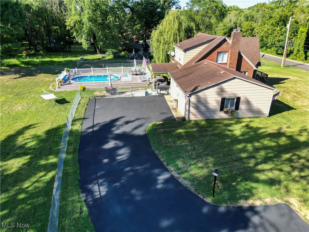 95 Clingan Road Struthers, OH 44471 - Photo 7 of 46 View of subject property with a pool