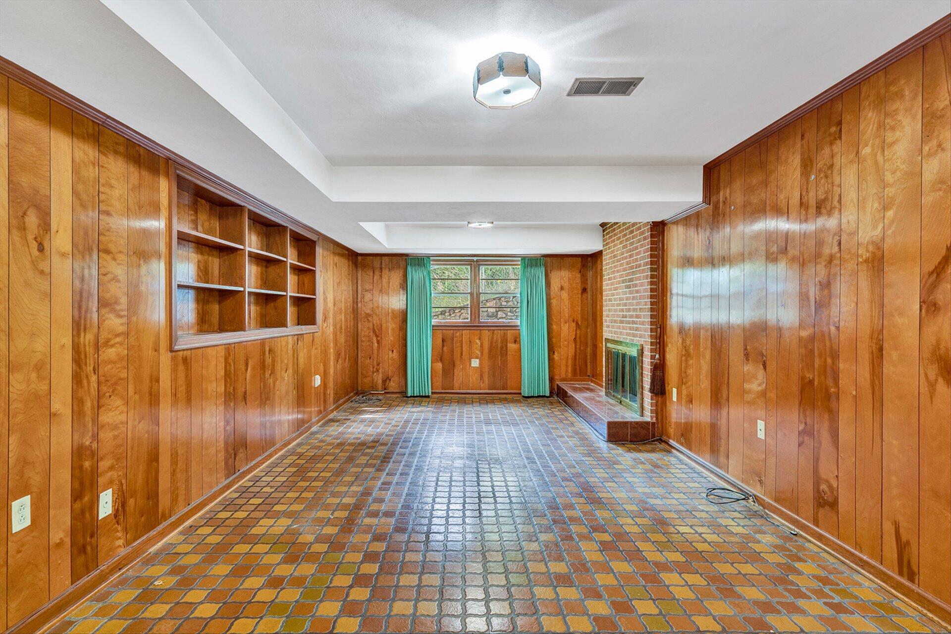 4700 Grandin Road Southwest Roanoke, VA 24018 - Photo 11 of 31 11-DSC9483