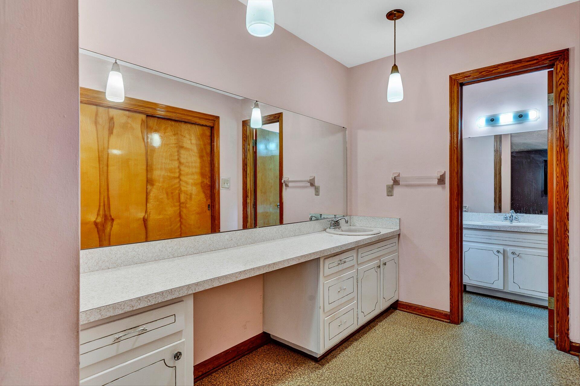 4700 Grandin Road Southwest Roanoke, VA 24018 - Photo 22 of 31 22-DSC9537