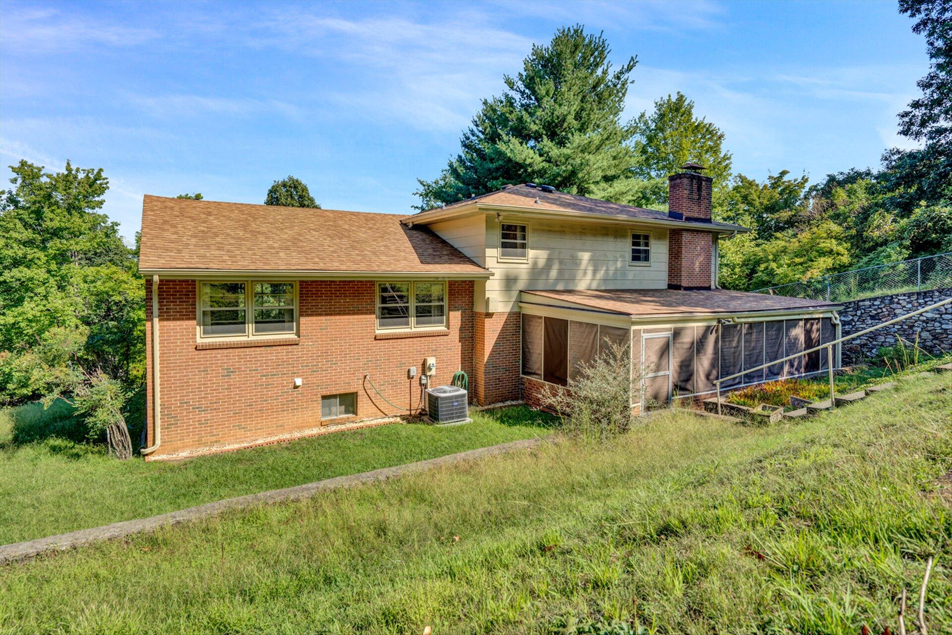 4700 Grandin Road Southwest Roanoke, VA 24018 - Photo 28 of 31 28-DSC9564