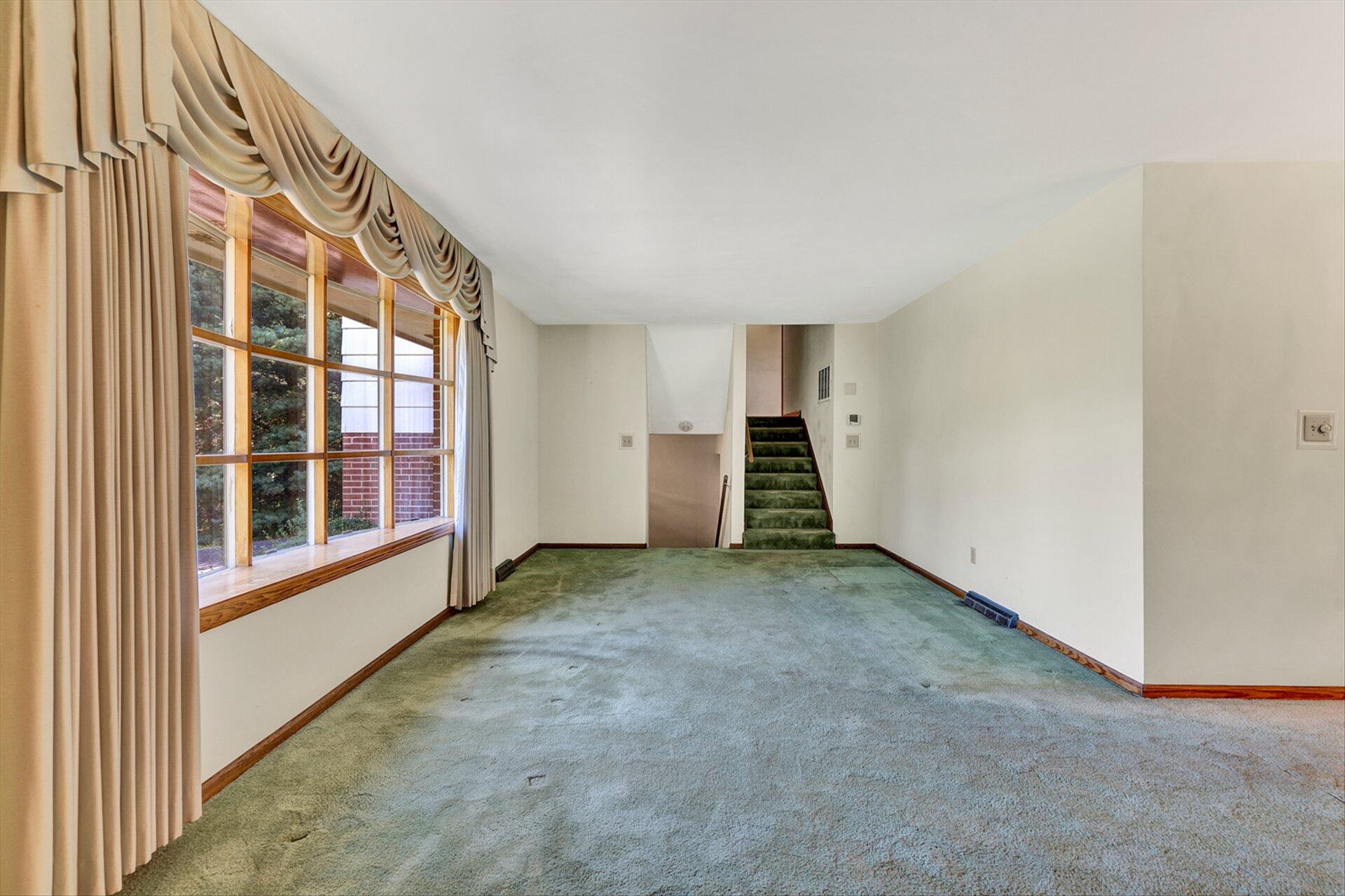 4700 Grandin Road Southwest Roanoke, VA 24018 - Photo 3 of 31 03-DSC9501