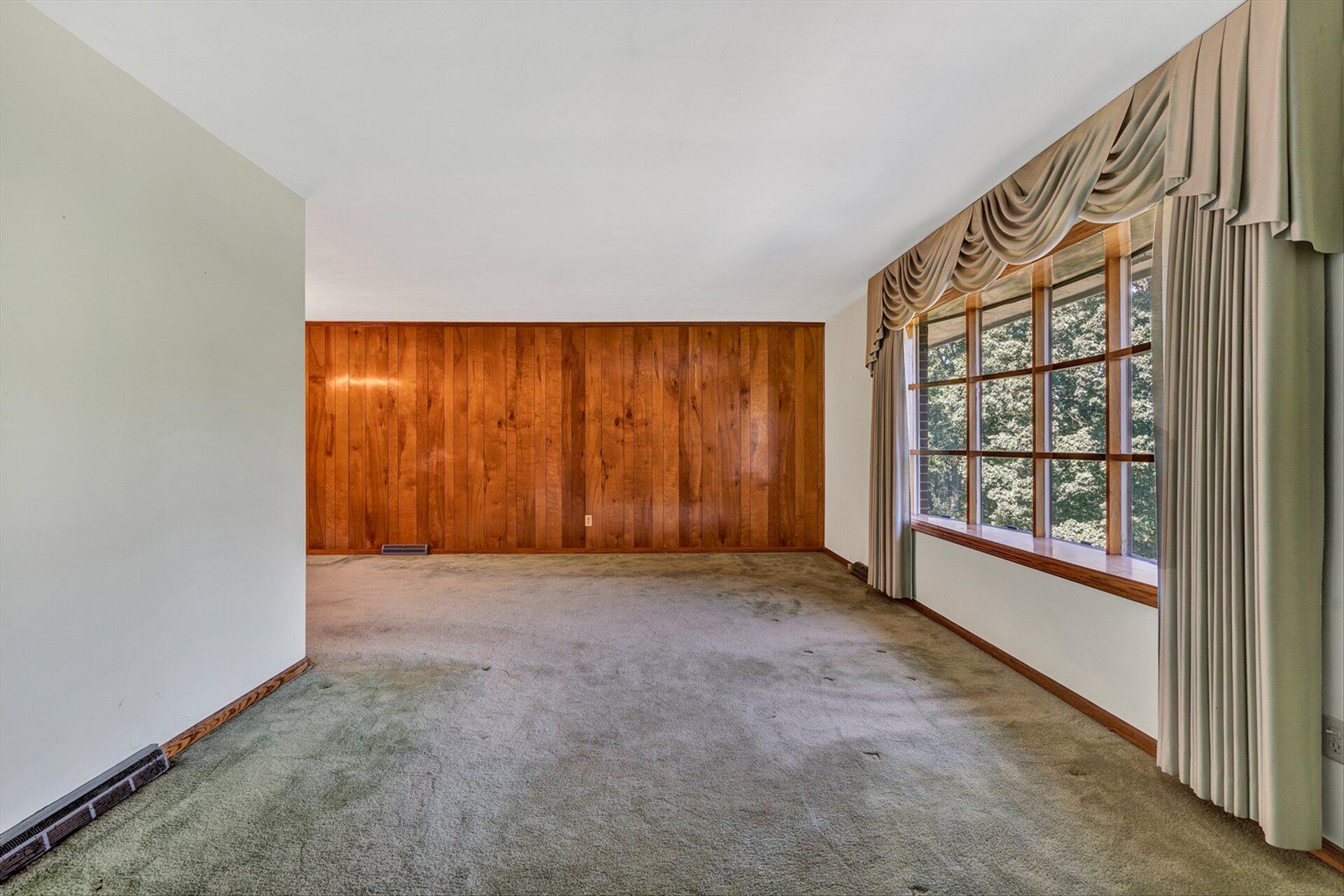 4700 Grandin Road Southwest Roanoke, VA 24018 - Photo 4 of 31 04-DSC9504