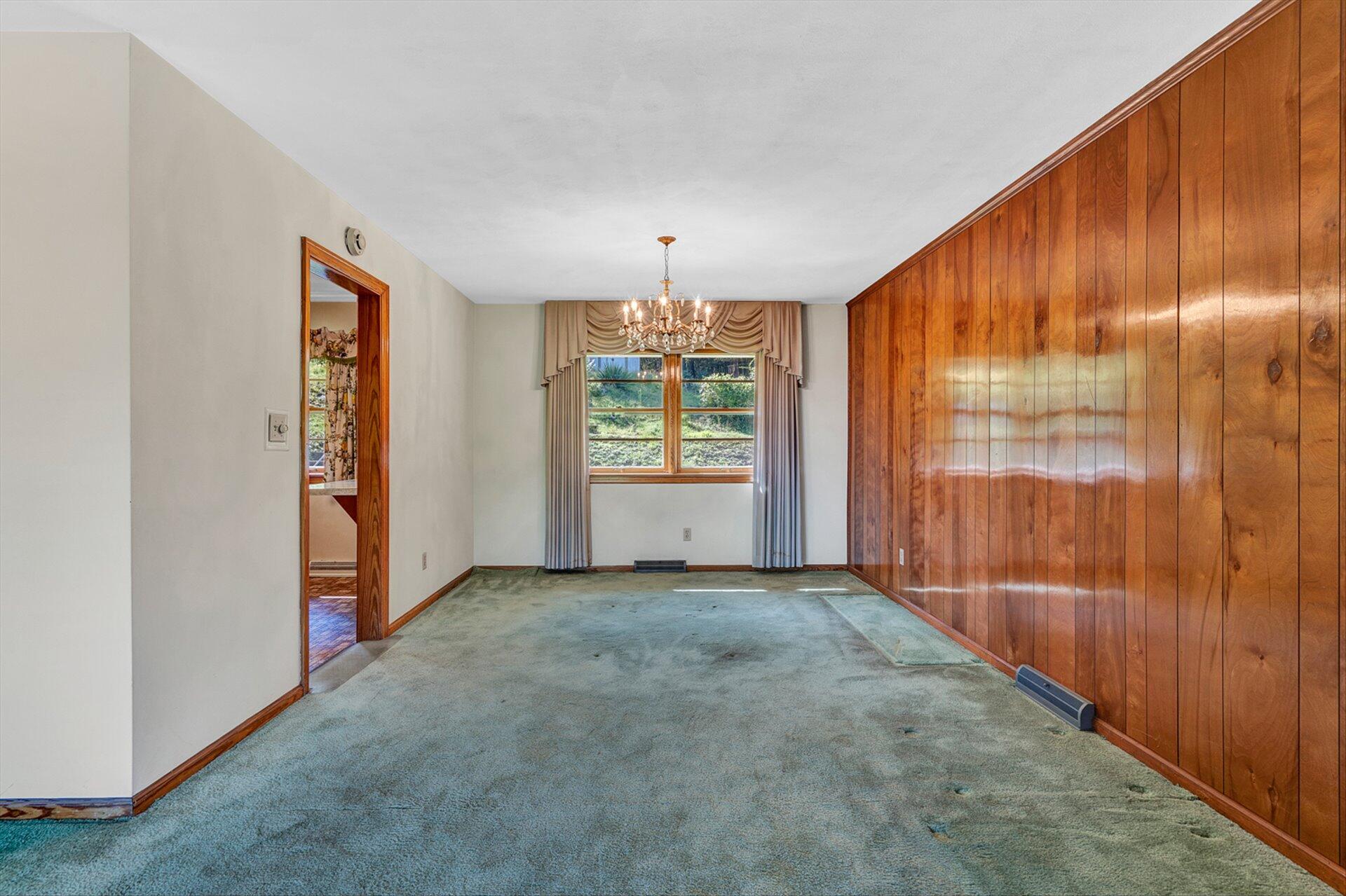 4700 Grandin Road Southwest Roanoke, VA 24018 - Photo 5 of 31 05-DSC9507