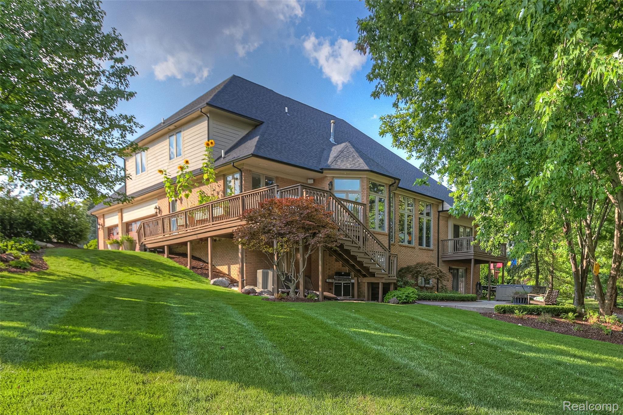 2483 Ashford Rochester, MI 48306 - Photo 2 of 51 02 - Back.jpg
