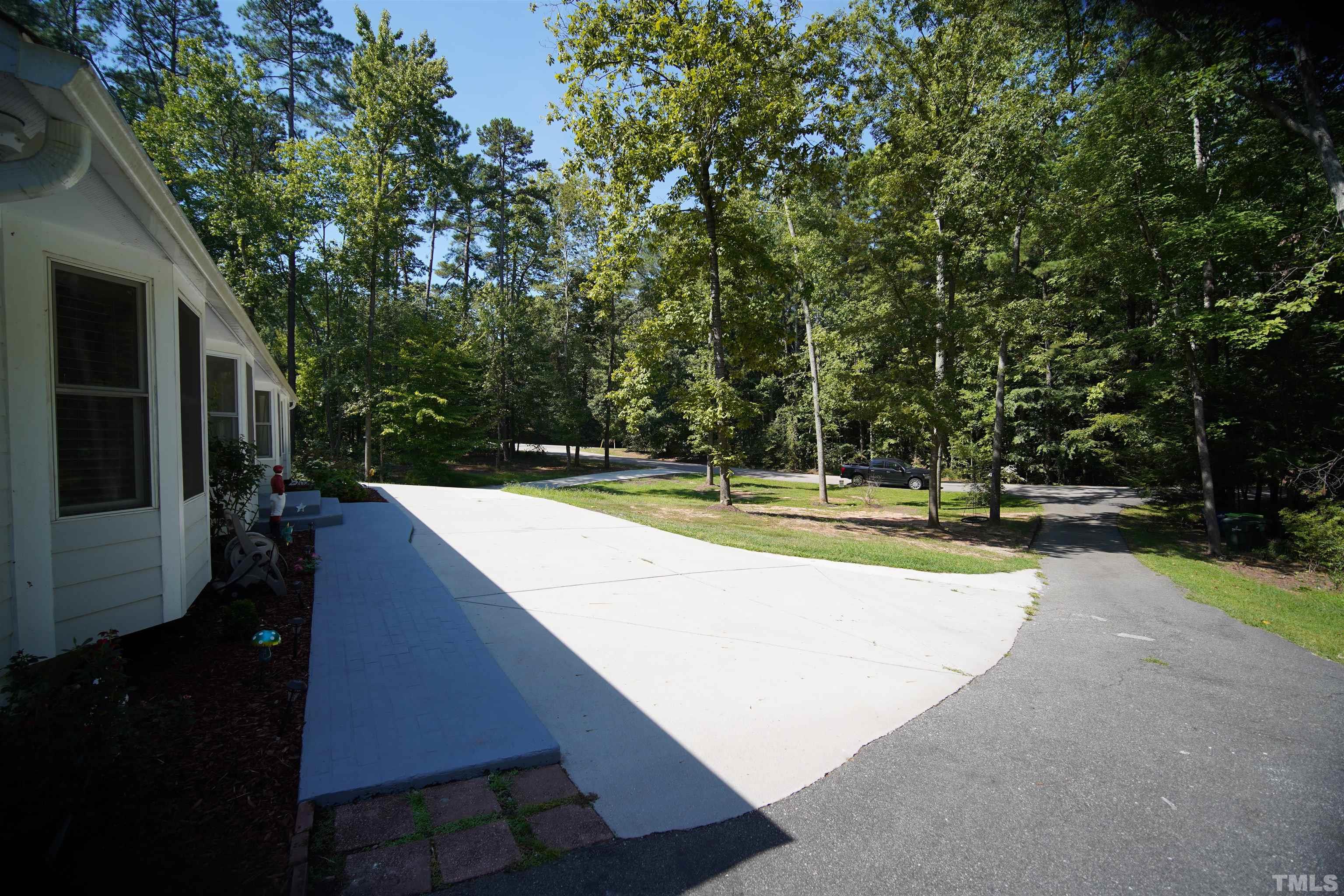 10000 Sycamore Road Raleigh, NC 27613 - Photo 4 of 40