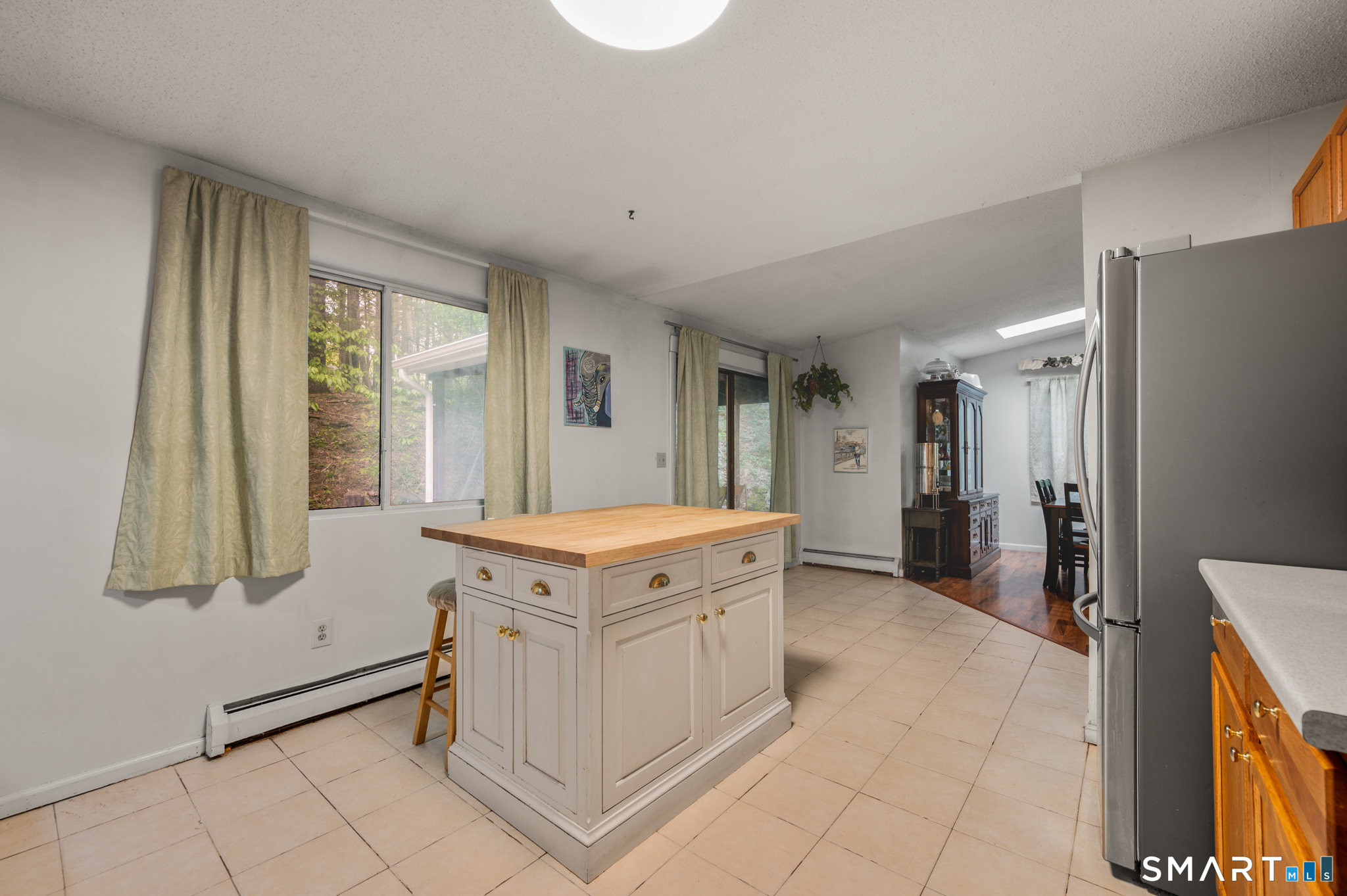72 Old Meadow Plain Road Simsbury, CT 06089 - Photo 4 of 22
