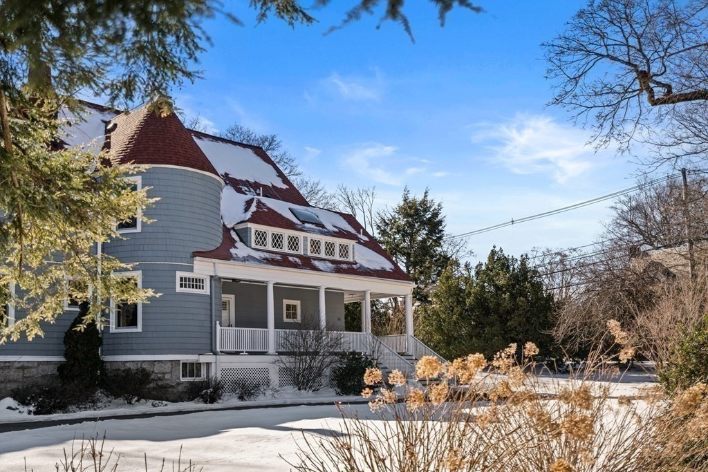36 Garden Road Newton, MA 02458 - Photo 1 of 28 Gallery Image 1