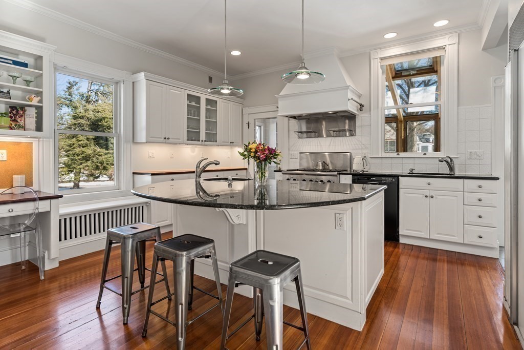 36 Garden Road Newton, MA 02458 - Photo 9 of 28 Gallery Image 9