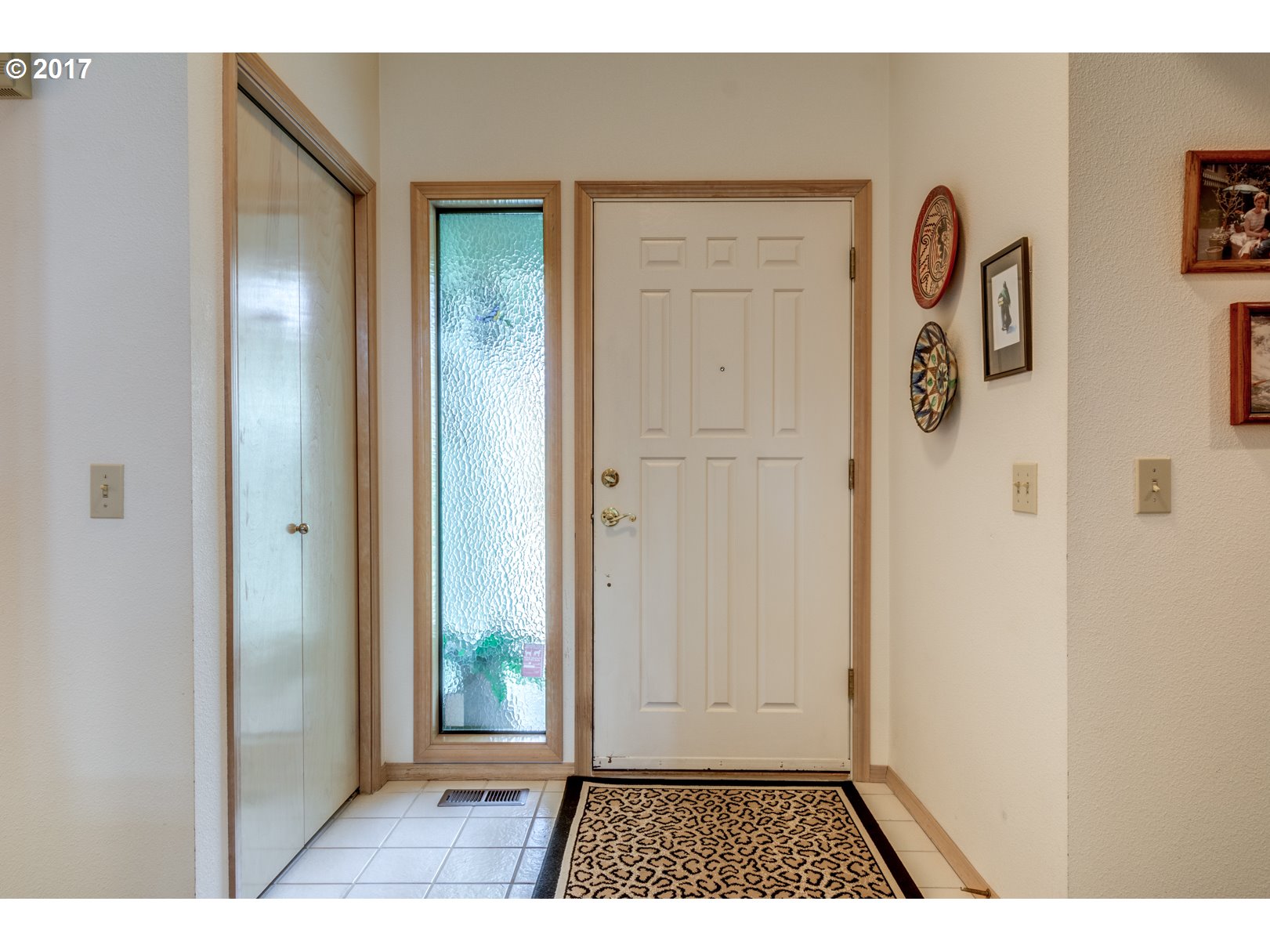 12500 Southwest Overgaard Street Portland, OR 97224 - Photo 10 of 32 Entrance/Foyer