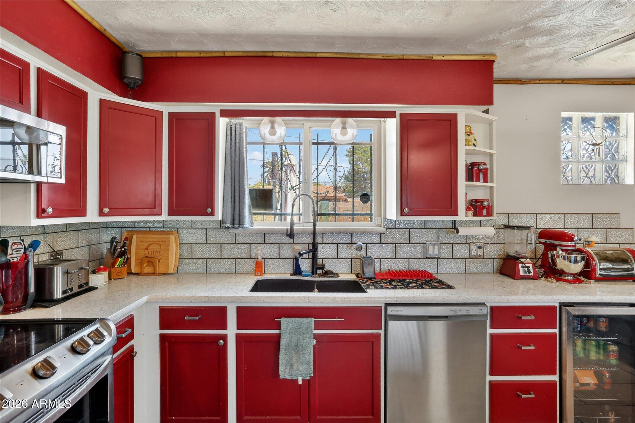 806 East Mountain View Road Phoenix, AZ 85020 - Photo 13 of 32