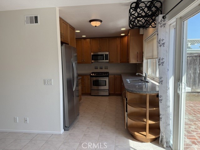 5281 Charing Cross Road Westminster, CA 92683 - Photo 4 of 25 Gallery Image 4