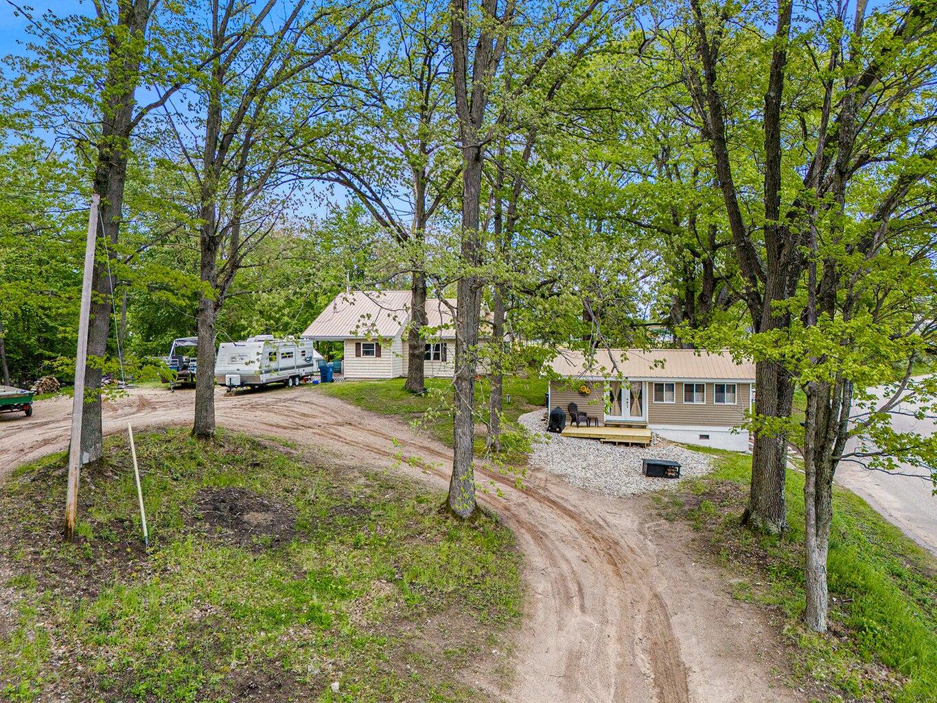 5729 North Bass Lake Road Irons, MI 49644 - Photo 3 of 43 20250523115912493870000000-o