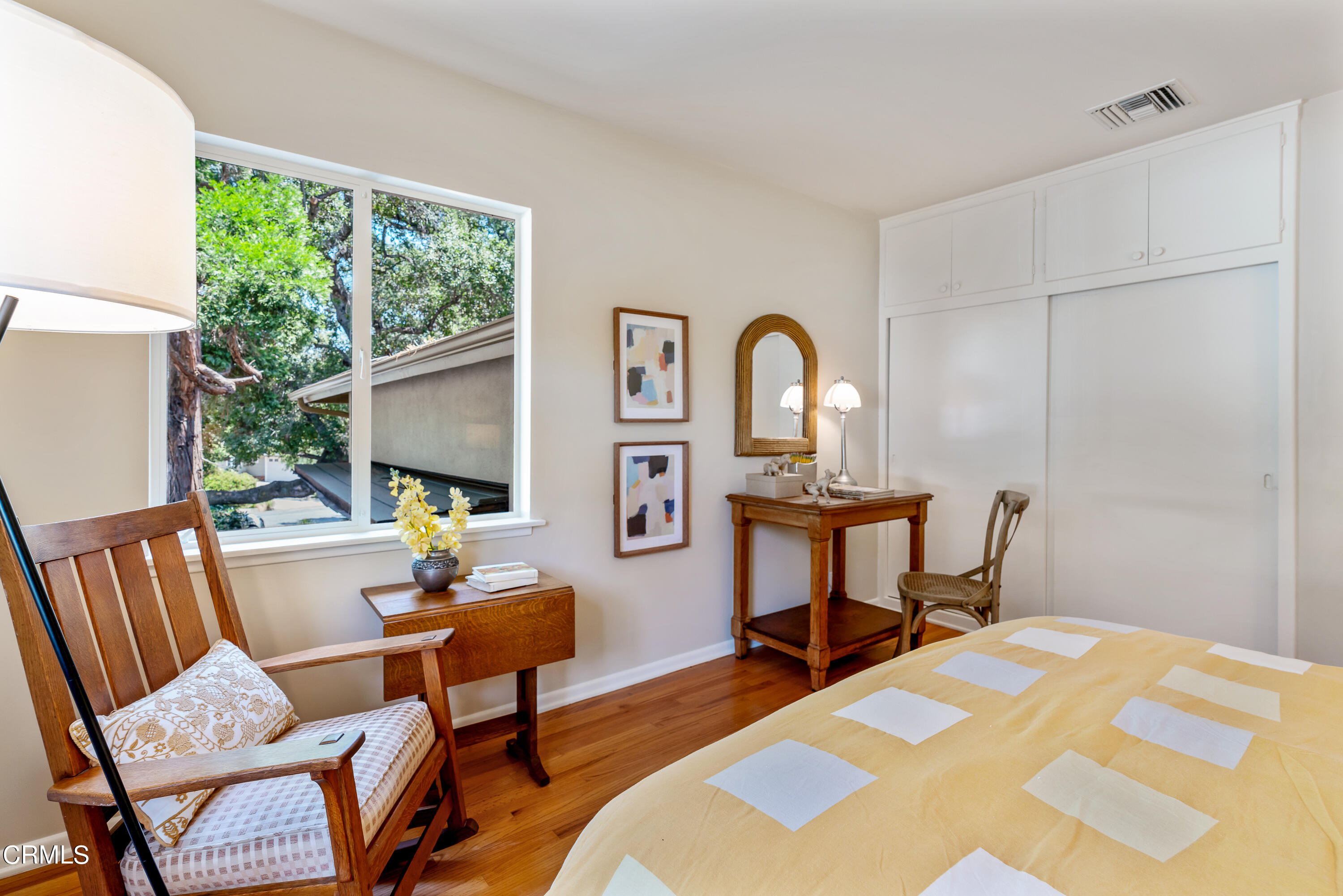 2155 Canyon Close Road Pasadena, CA 91107 - Photo 33 of 41 a workspace with furniture and a window