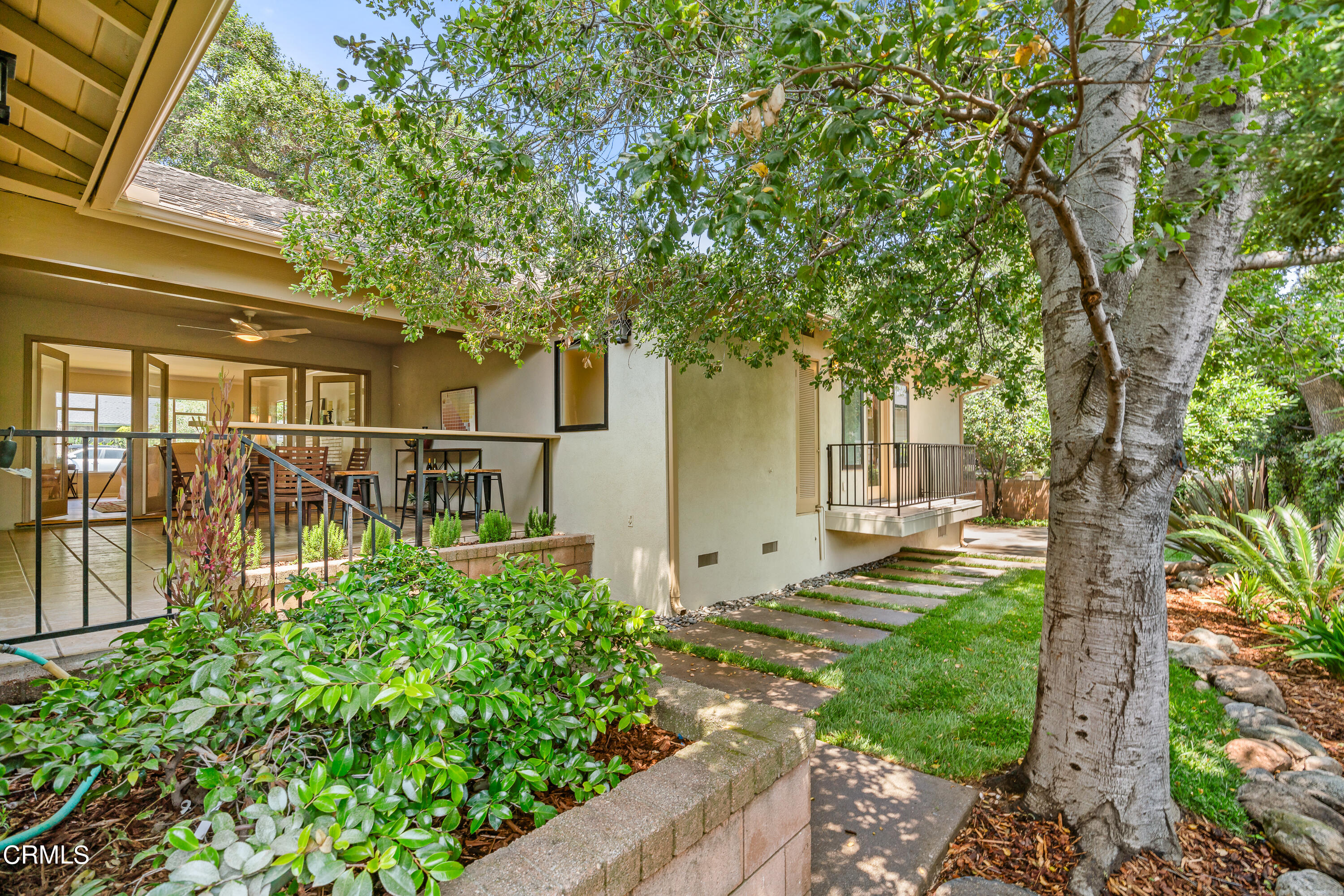2155 Canyon Close Road Pasadena, CA 91107 - Photo 37 of 41 a front view of a house with a garden