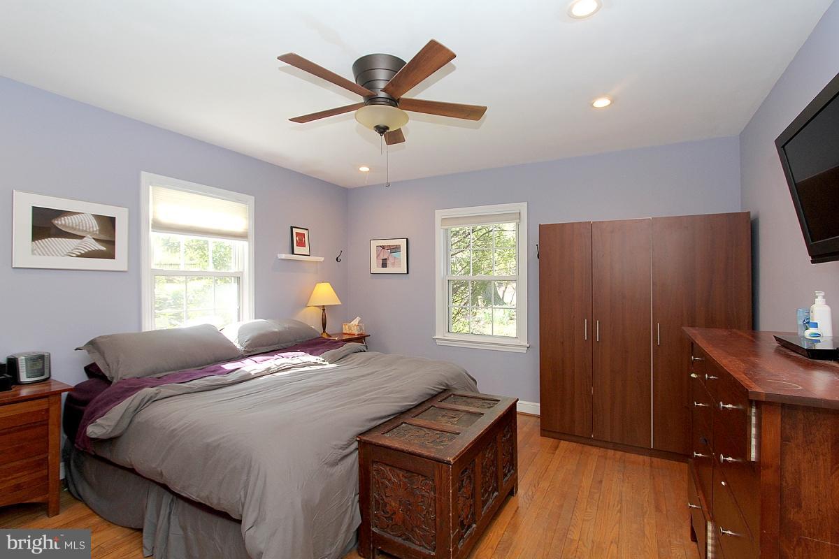 9401 Crosby Road Silver Spring, MD 20910 - Photo 13 of 30 Bedroom (Master)