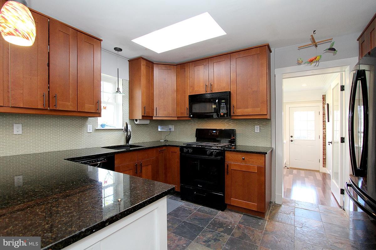 9401 Crosby Road Silver Spring, MD 20910 - Photo 9 of 30 Kitchen