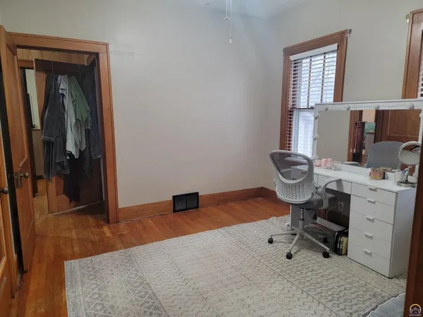 $173,500 | 525 South Exchange Street, Emporia, KS 66801