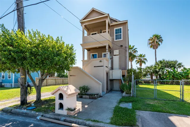 $1,500 | 411 29th Street, Galveston, TX 77550