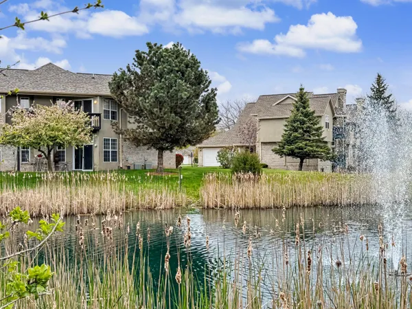 $327,900 | 9128 West Elm Court, Unit D, Franklin, WI 53132