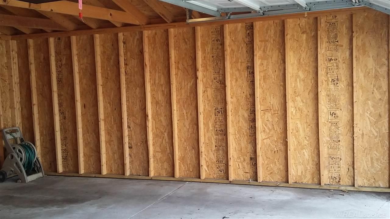2057 Wiltshire Road Berkley, MI 48072 - Photo 34 of 36