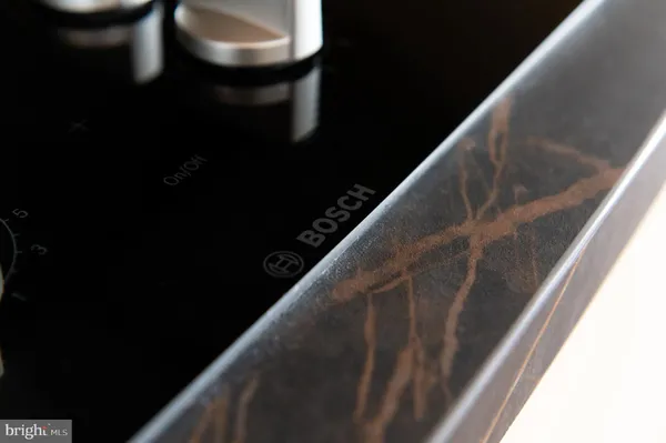 $4,033 | 1425 New York Avenue Northwest, Unit 1313, Washington, DC 20005