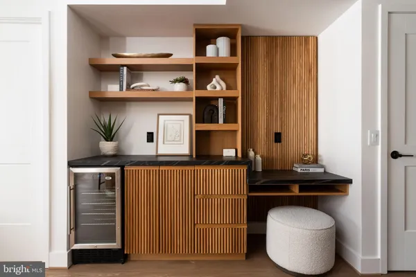 $4,033 | 1425 New York Avenue Northwest, Unit 1313, Washington, DC 20005