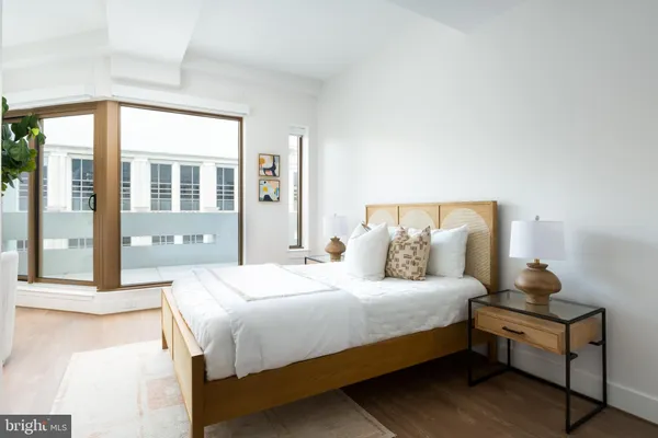 $4,033 | 1425 New York Avenue Northwest, Unit 1313, Washington, DC 20005