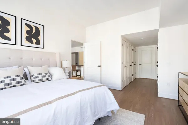 $4,033 | 1425 New York Avenue Northwest, Unit 1313, Washington, DC 20005