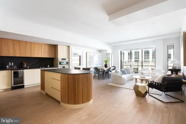 $4,033 | 1425 New York Avenue Northwest, Unit 1313, Washington, DC 20005