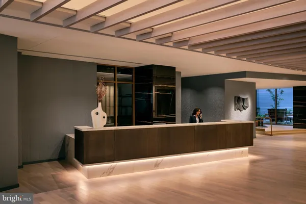 $4,033 | 1425 New York Avenue Northwest, Unit 1313, Washington, DC 20005