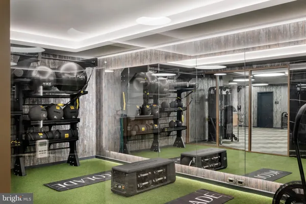 $4,033 | 1425 New York Avenue Northwest, Unit 1313, Washington, DC 20005