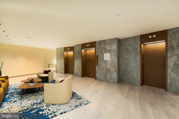 $4,033 | 1425 New York Avenue Northwest, Unit 1313, Washington, DC 20005