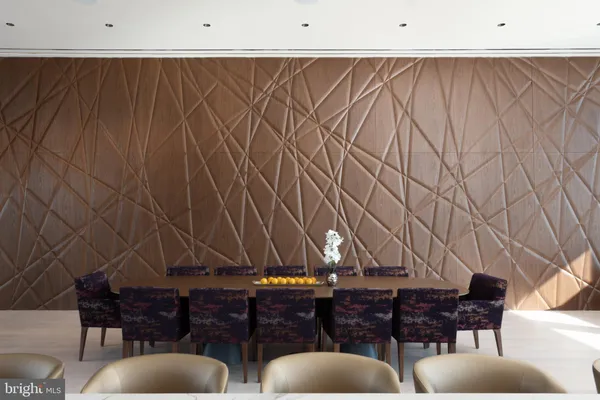 $4,033 | 1425 New York Avenue Northwest, Unit 1313, Washington, DC 20005