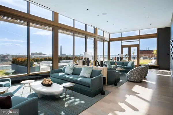 $4,033 | 1425 New York Avenue Northwest, Unit 1313, Washington, DC 20005