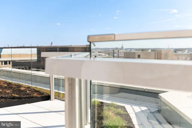 $4,033 | 1425 New York Avenue Northwest, Unit 1313, Washington, DC 20005