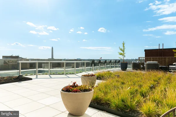 $4,033 | 1425 New York Avenue Northwest, Unit 1313, Washington, DC 20005