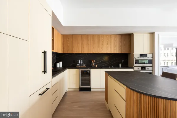 $4,033 | 1425 New York Avenue Northwest, Unit 1313, Washington, DC 20005