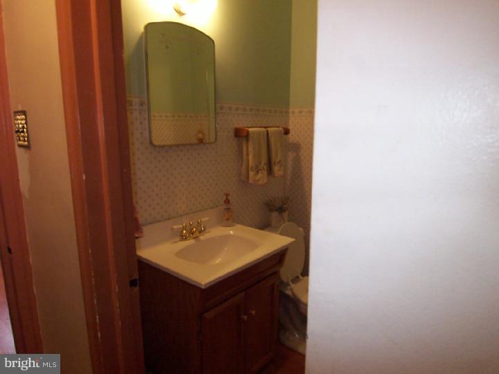 1555 Parklane Road Swarthmore, PA 19081 - Photo 7 of 22