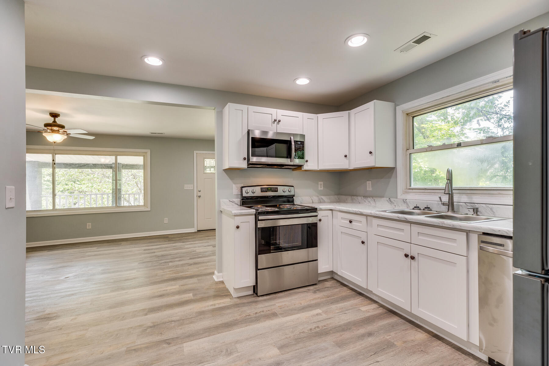 533 Lucy Road Kingsport, TN 37660 - Photo 13 of 31 013