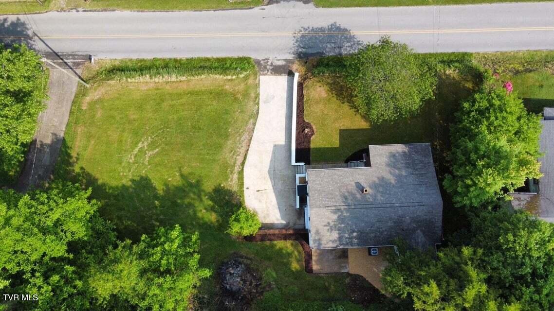 533 Lucy Road Kingsport, TN 37660 - Photo 3 of 31 20220520140925260253000000-o (1)