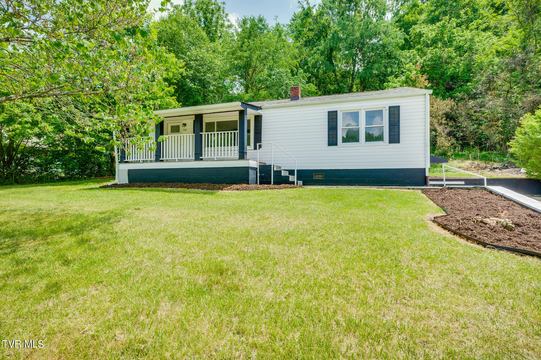 533 Lucy Road Kingsport, TN 37660 - Photo 6 of 31 001