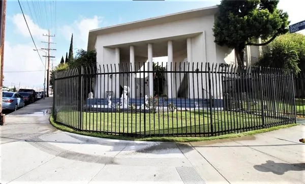 a view of entryway