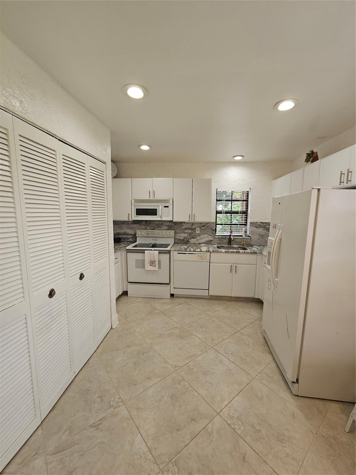 Undisclosed Address Boca Raton, FL 33433 - Photo 7 of 18 Photo 7