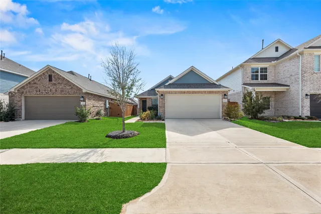 $299,900 | 21627 Coral Mist Drive, Cypress, TX 77433