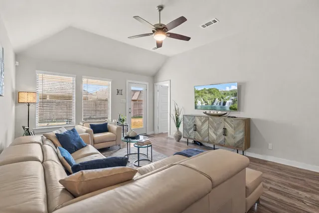 $299,900 | 21627 Coral Mist Drive, Cypress, TX 77433