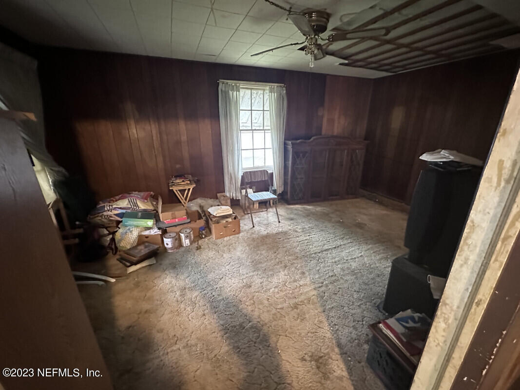 1760 Lilly Road East Jacksonville, FL 32207 - Photo 11 of 18 a living room with furniture