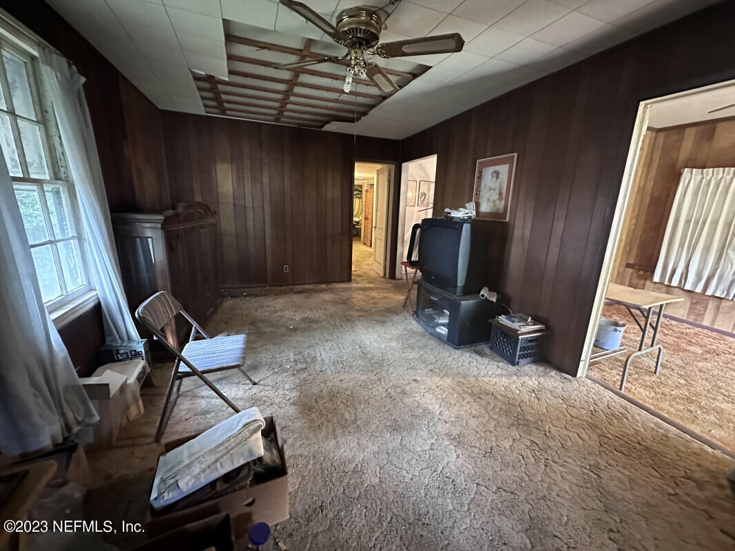 1760 Lilly Road East Jacksonville, FL 32207 - Photo 6 of 18 a view of a room with gym equipment