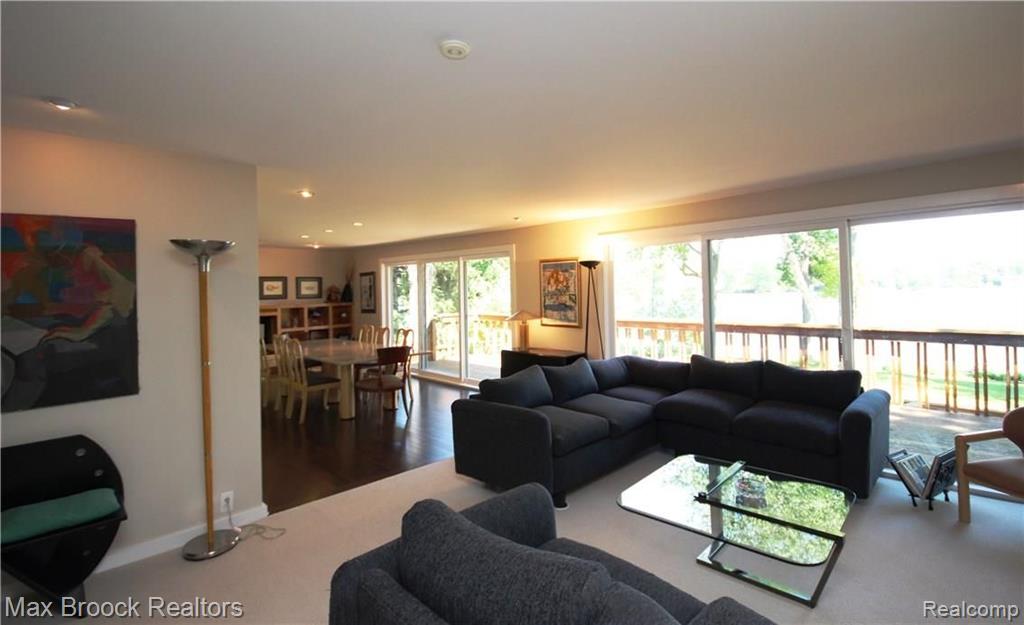 6290 Commerce Road West Bloomfield, MI 48324 - Photo 14 of 51